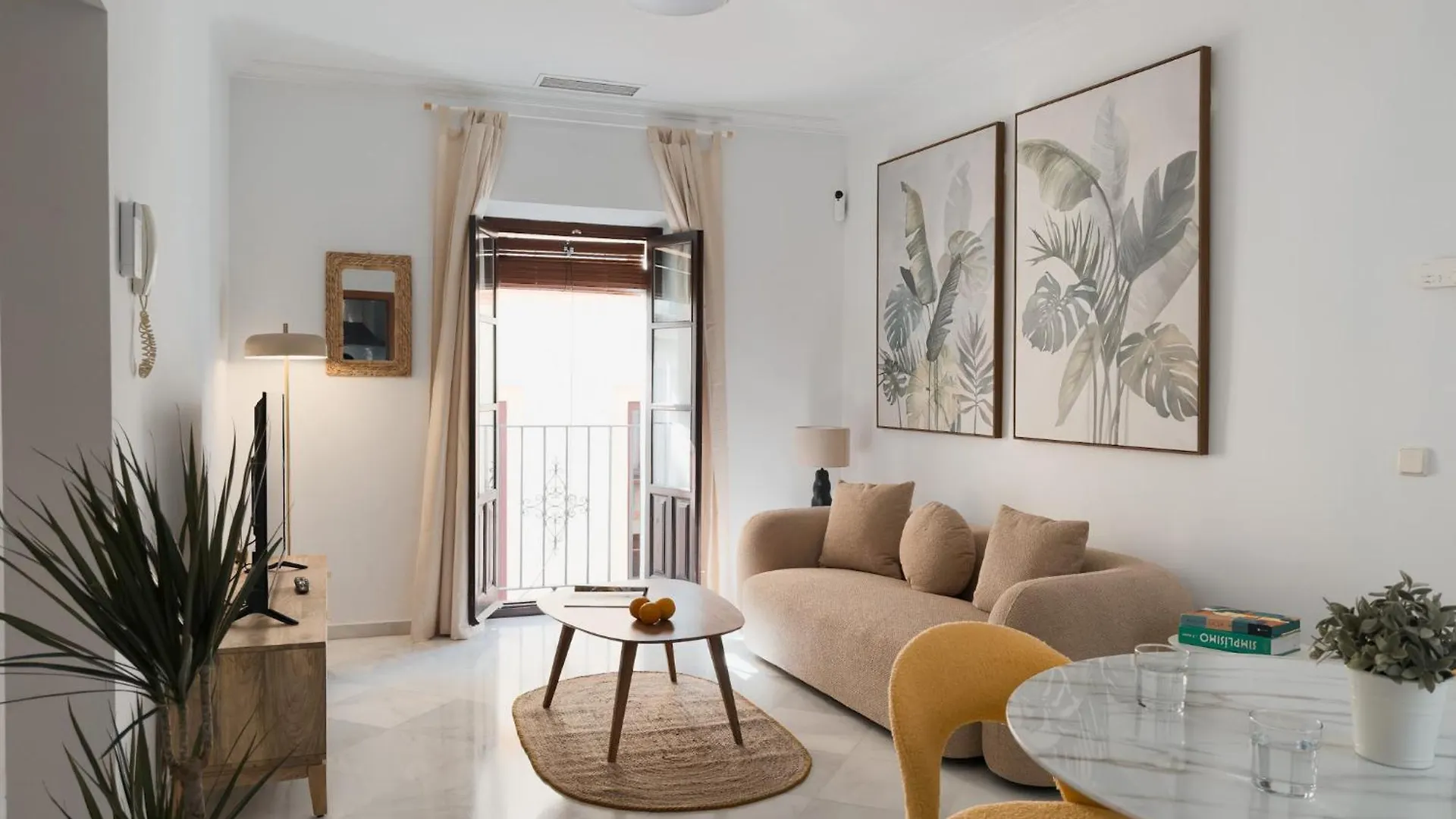 Monkeys Apartments Maestranza Seville Spain